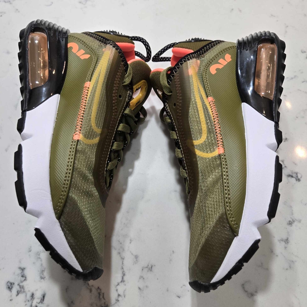 Nike Air Max 2090 Women's SZ.6 "Olive Flak" DC1875-300 Running Sneakers New - Picture 4 of 15